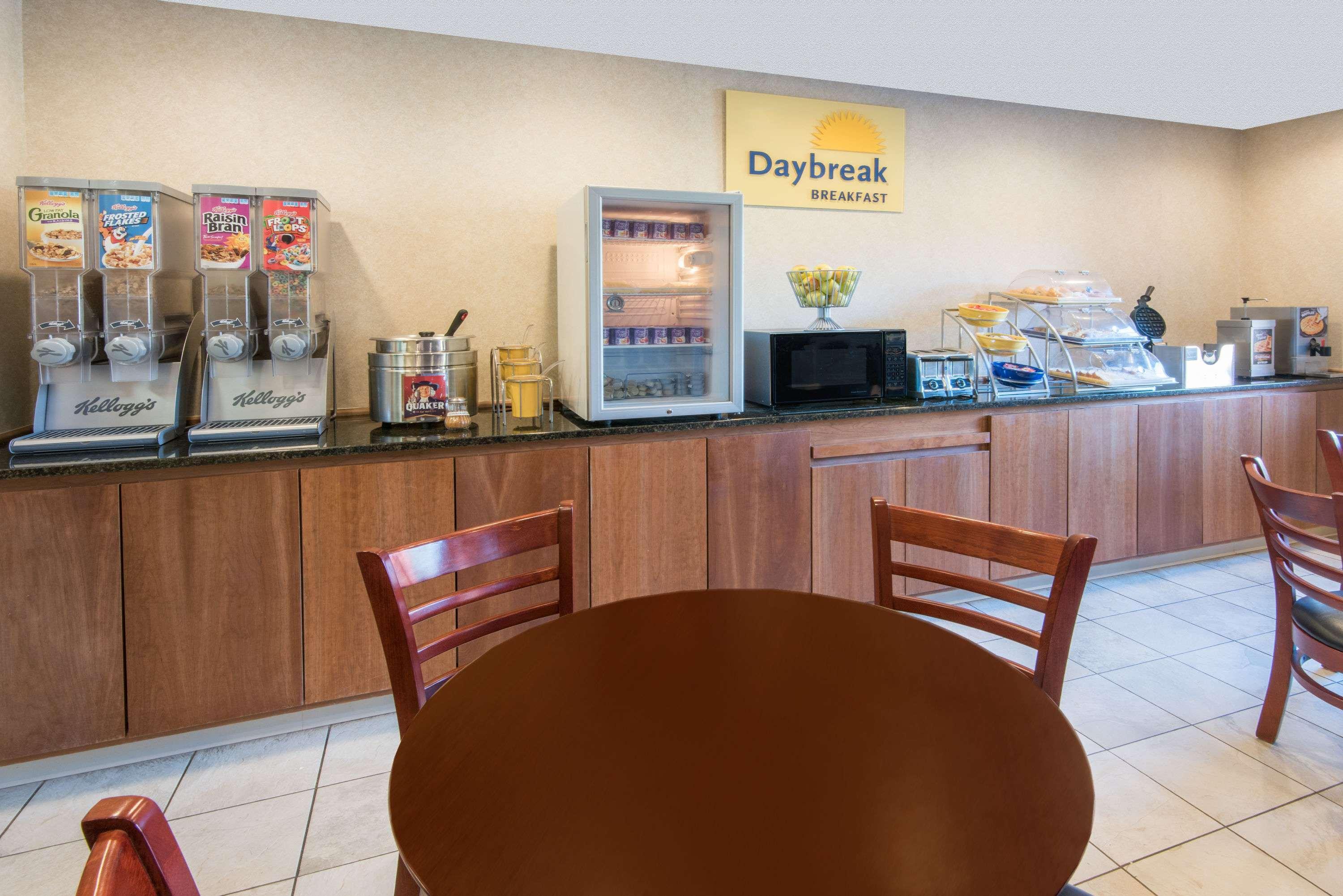 Days Inn By Wyndham Wooster Kültér fotó